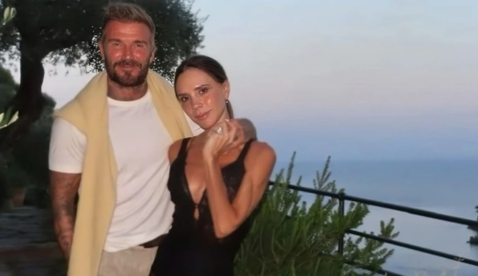 Pas 29 vitesh  David dhe Victoria Beckham rikthehen në hotelin ku  fshihnin  romancën e tyre  VIDEO 