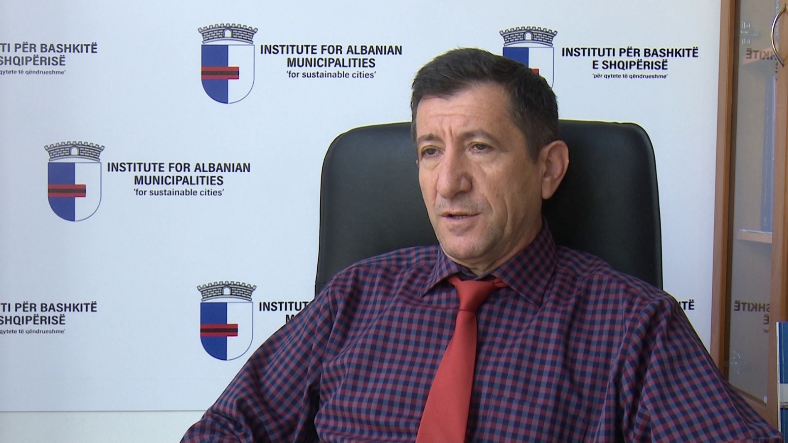 Ekspertët kundër  Territoriales   Me shkrirjen e bashkive zonat rurale mbeten pa përfaqësim
