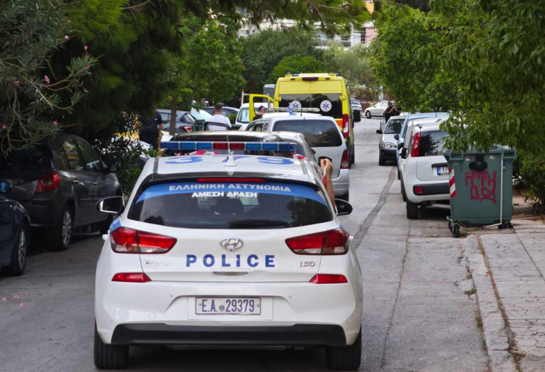 Tragjedi në Athinë  45 vjeçarja ekzekutohet me armë zjarri  autori vret edhe veten  viktimat nga Shqipëria
