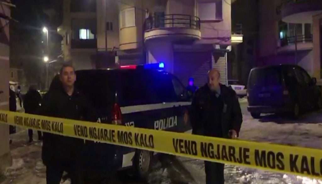 Vrau nënën dhe plagosi babain  Ja kush janë autori dhe viktima në Lushnjë  EMRAT 