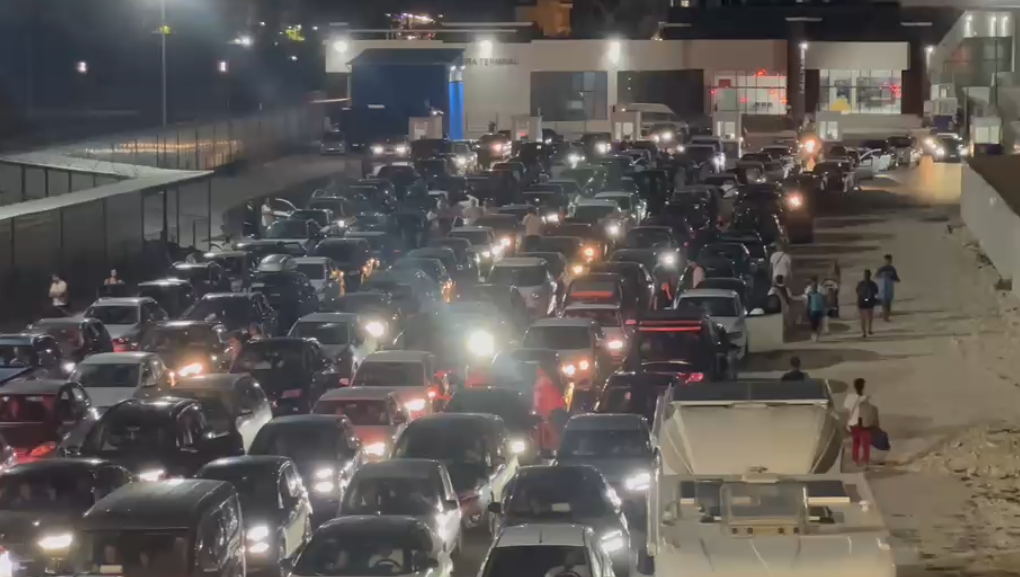 Fluks i lartë në Portin e Vlorës  8 mijë pasagjerë dhe 2 300 automjete drejt Italisë