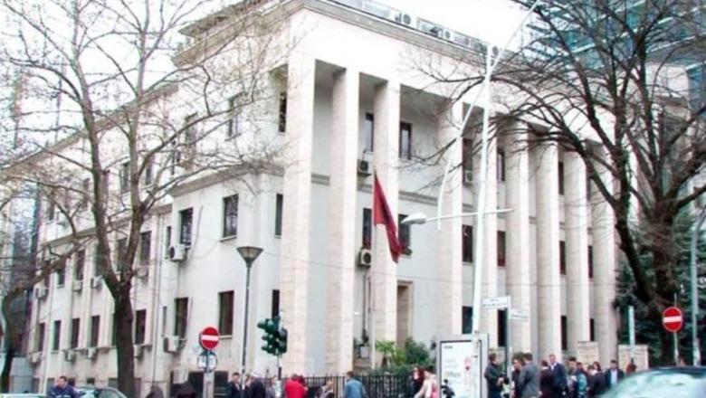 paga-referuese-e-magjistrateve-kalon-ne-222-425-leke-thesari-i-shtetit-bllokon-pagat-e-gushtit