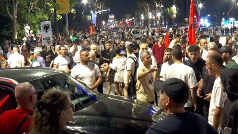 Tensionet në protestën e djeshme  1 i arrestuar dhe 15 nën hetim