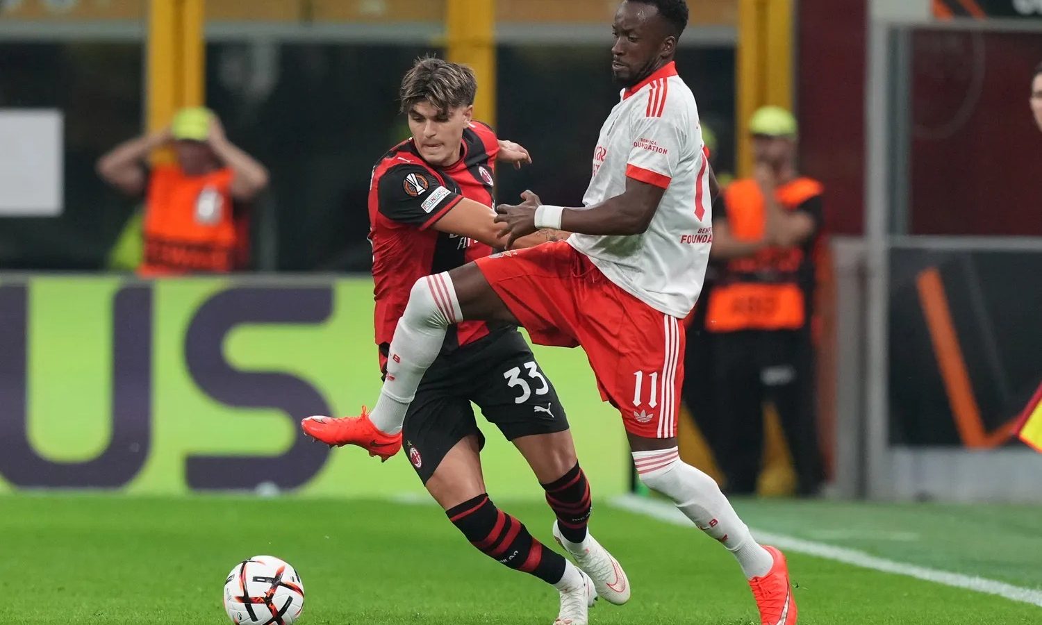 milan-larg-shkelqimit-te-dikurshem-europian-benfica-e-mund-lehtesisht-ne-san-siro
