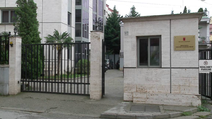 Alarmoi policinë se kishte bombë në shkollën  Emin Duraku   lirohet 47 vjeçari  Do e bëj përsëri nëse 