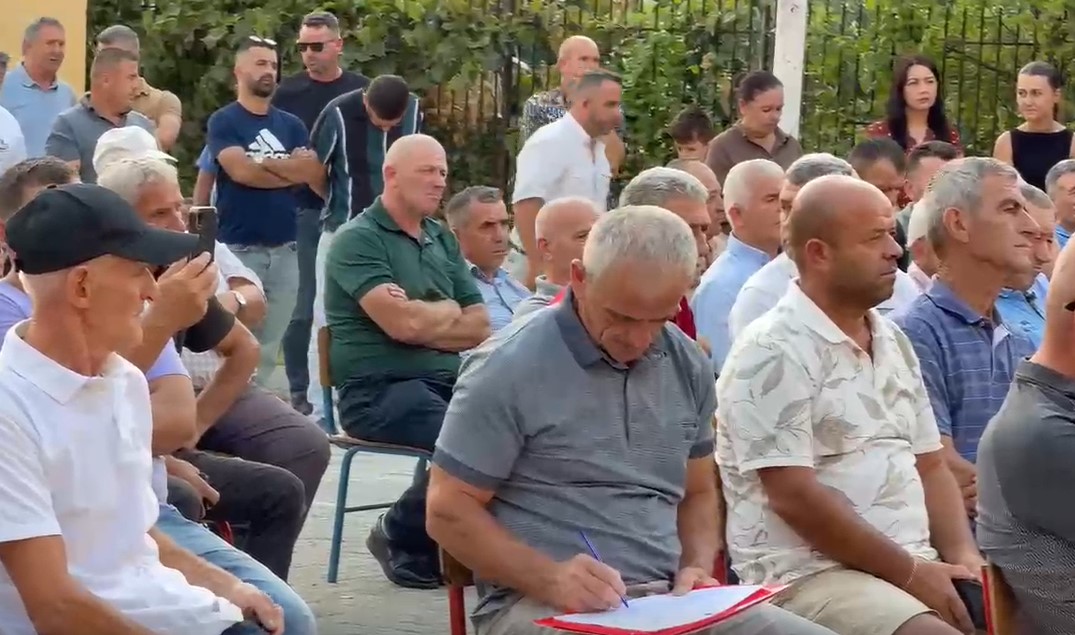 Braktiset dëgjesa për Reformën Territoriale në Rrajcë  banorët përplasen me deputetët socialistë