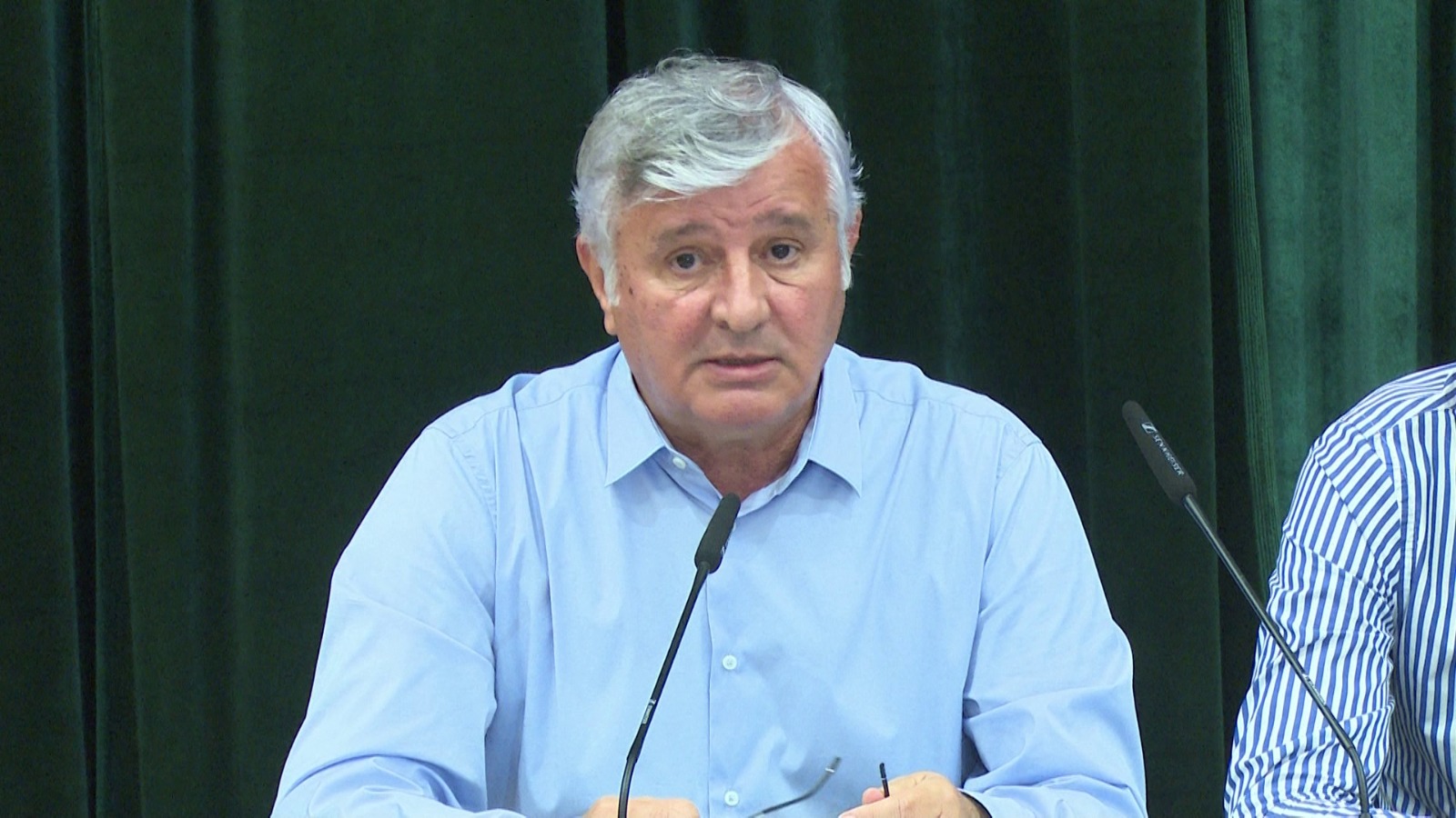 Avokatët bojkotojnë GJKKO  Haxhia  Të rishikohet rregullorja  mos na e ndaloni celularin në seanca
