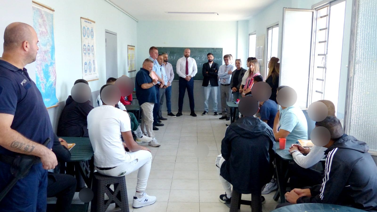 Viti i ri shkollor nis edhe në burgun e Korçës  31 të dënuar ndjekin mësimet dhe kurset profesionale