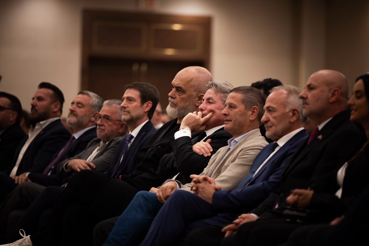 Takimi me shqiptarët në Michigan  Ministri Hoxha  Së shpejti hapim Konsullatën e Përgjithshme në Detroit  shteti më pranë qytetarit me shërbime konsullore më të mira