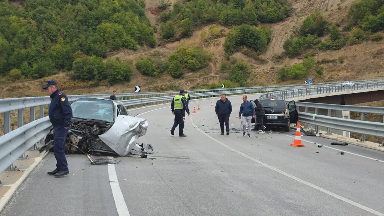 Aksident i rëndë në rrugën e re Qafë Plloçë Qukës  dy të plagosur