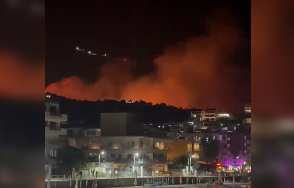 Shqipëria nën  pushtetin  e flakëve  zjarr i madh edhe në Himarë