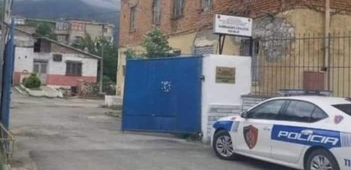 Tjetër dramë sociale në Shqipëri  Një e moshuar gjendet e pajetë në banesë  jetonte e vetmuar