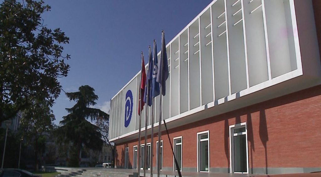 Arrestimi i Vlora Hysenit  PD kërkesë Peleshit  Ndrysho rendin e ditës  Rama të japë llogari për situatën në SHISH