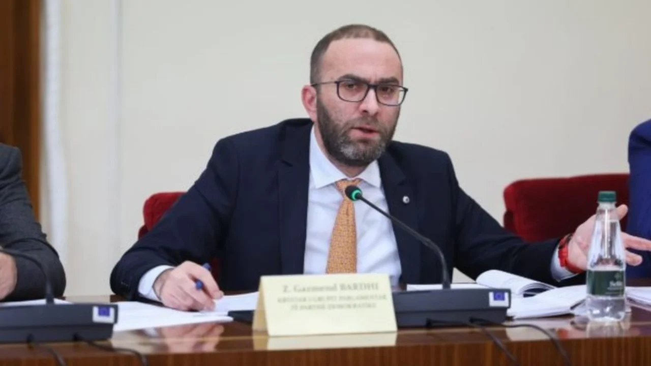 vloren-e-ka-emeruar-edi-rama-zbardhen-diskutimet-ne-konferencen-e-kryetareve-pd-kerkon-mocion-me-debat