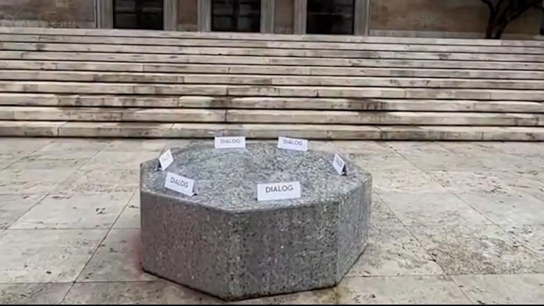 Është refuzuar disa herë nga protestuesit  Rama këmbëngul për dialog