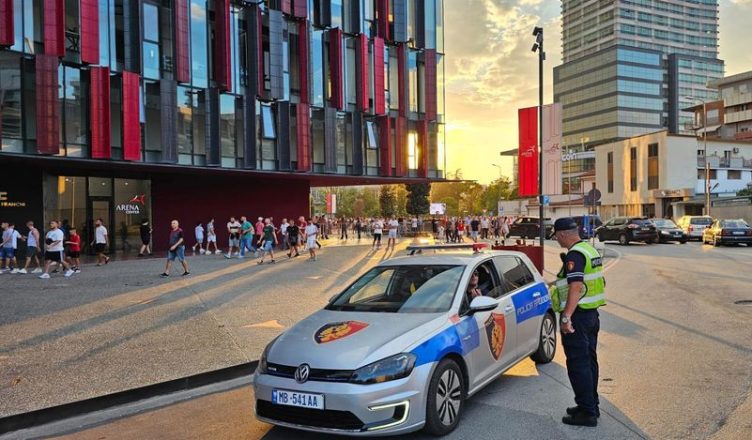 Përballja Shqipëri San Marino në Air Albania bllokon disa rrugë në Tiranë  policia tregon akset ku nuk do kalohet