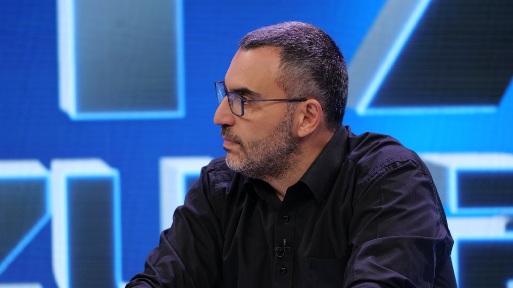 A është Berisha organizator i protestës  Qori  Ai është gënjeshtari më i madh në histori  i shërben Edi Ramës