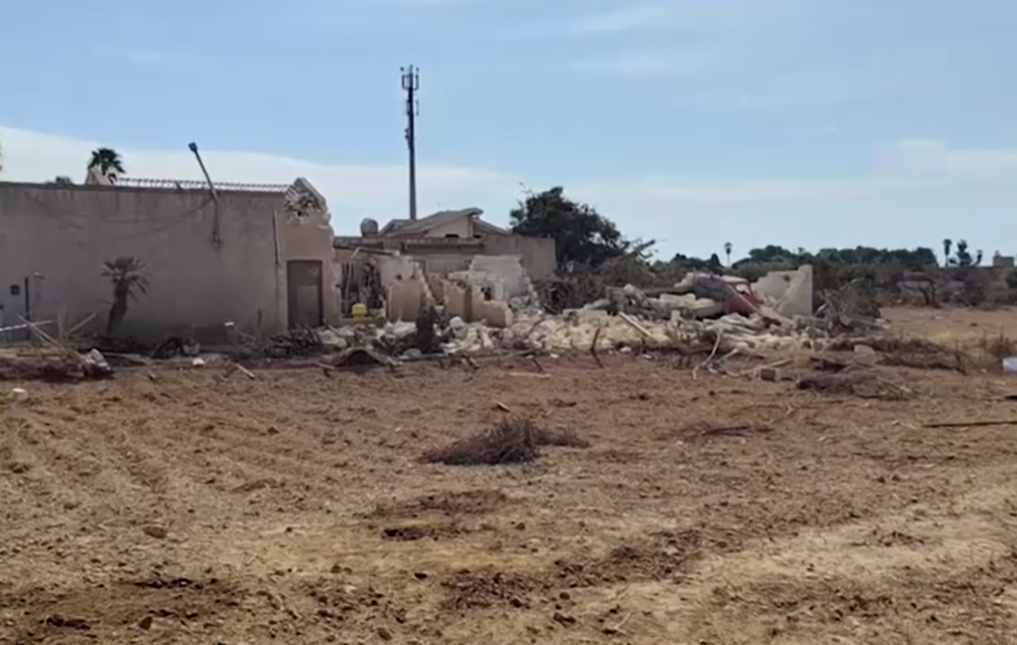 Tornado e fuqishme godet Siçilinë  përmbysen makinat dhe shemben ndërtesat