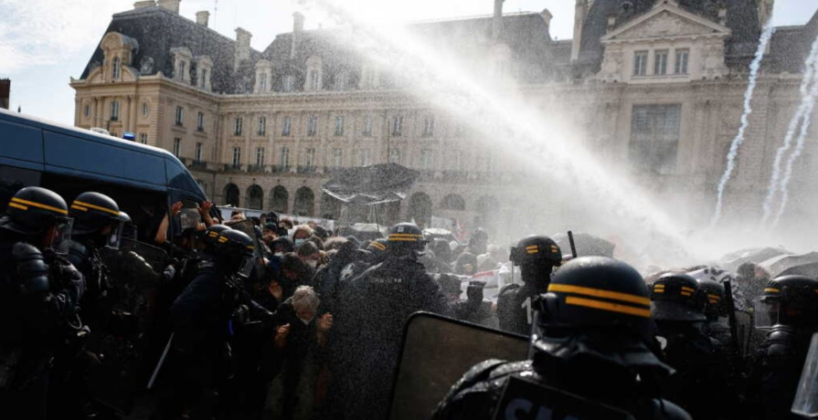 Protestat në Francë  studentët paralajmërojnë vijimin e demonstratave