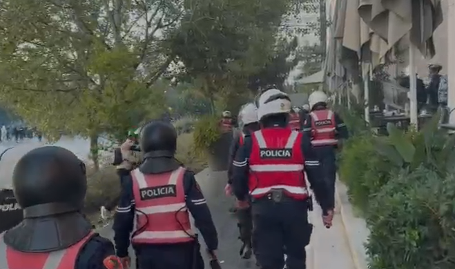 Protestat  reagon KE  Dhuna nuk ka vend në demokraci  shqetësimet të zgjidhen përmes dialogut