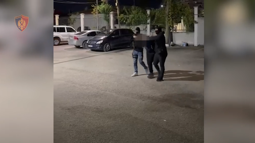 Kapet në Kavajë 47 vjeçari i shpallur në kërkim nga Italia për organizatë kriminale dhe trafik droge