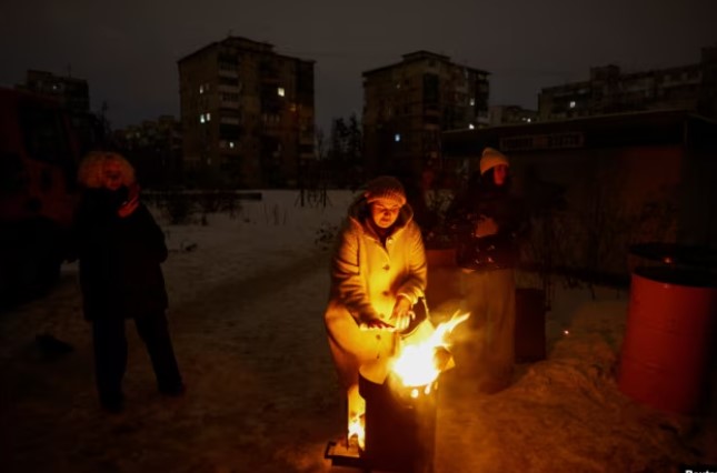 Plani rus për një dimër të ftohtë dhe të errët në Ukrainë