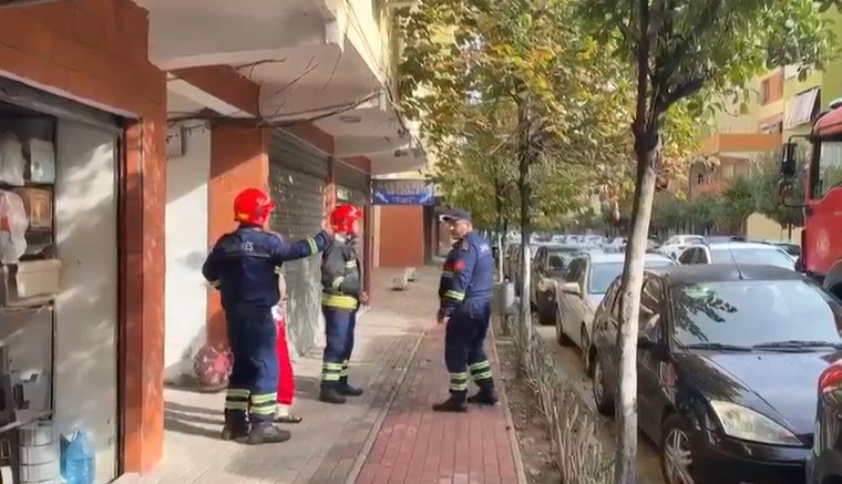rrjedhja-e-gazit-nga-bombola-alarmon-banoret-e-nje-pallati-ne-fier-zjarrfikesit-shmangin-shperthimin