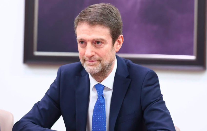 Zgjerimi i BE së  Hoxha  Shqipëria është gati të anëtarësohet dhe të kontribuojë në të ardhmen e Bashkimit