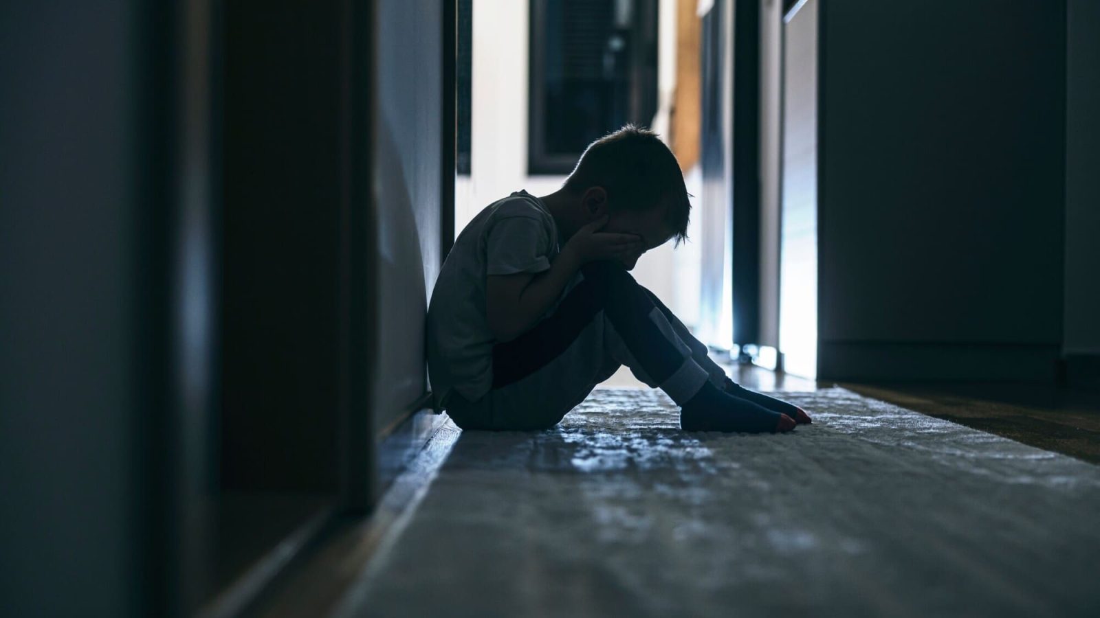 dyshohet-se-dhunoi-nje-4-vjecar-ne-kopsht-arrestohet-edukatorja-ne-korce