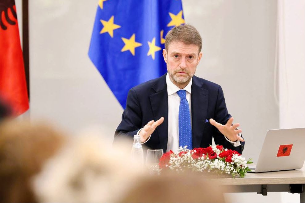 Ferit Hoxha mirëpret konkluzionet e Këshillit Evropian  Zgjerimi i BE së  një shans historik për Shqipërinë