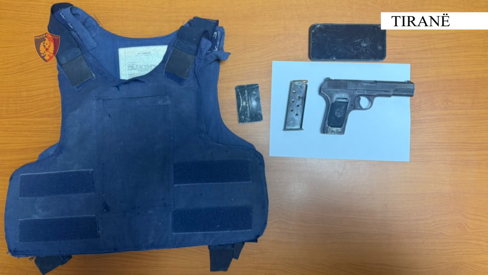 Me pistoletë dhe jelek antiplumb në makinë  arrestohet 41 vjeçari në Tiranë