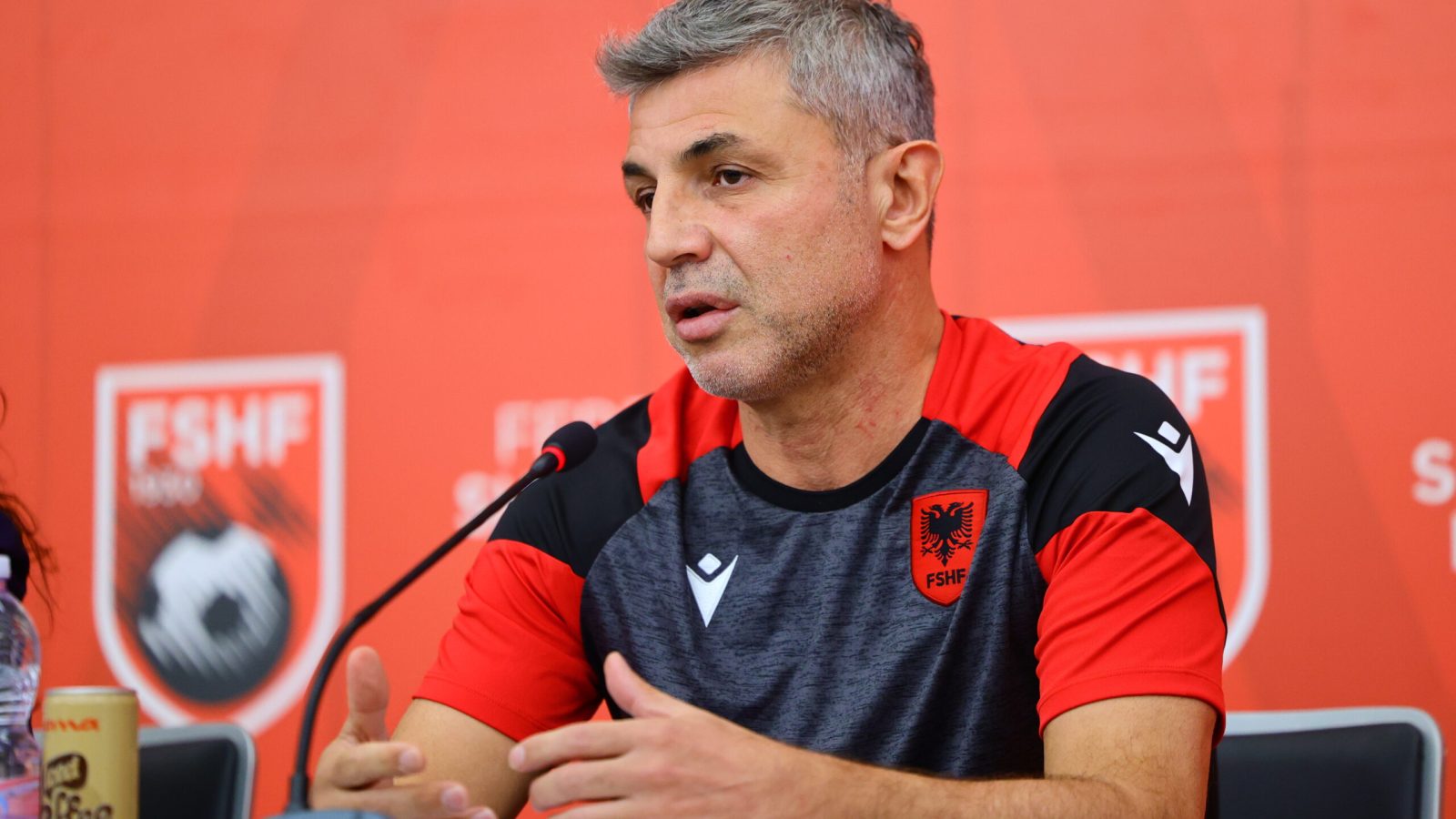 Alban Bushi veçon 2 lojtarë të U 21  Janë e ardhmja e futbollit shqiptar
