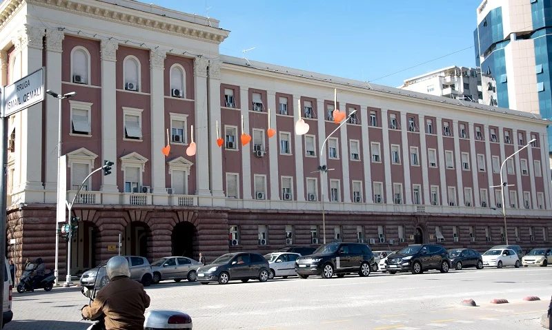 Alarm për bombë edhe në Kryesinë e Kuvendit  Policia nis kontrollet
